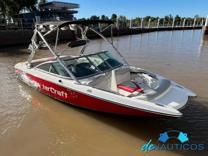 Lancha MasterCraft X2 de Wakeboard
