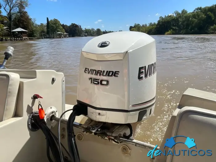 Lancha Bermuda La Cruz