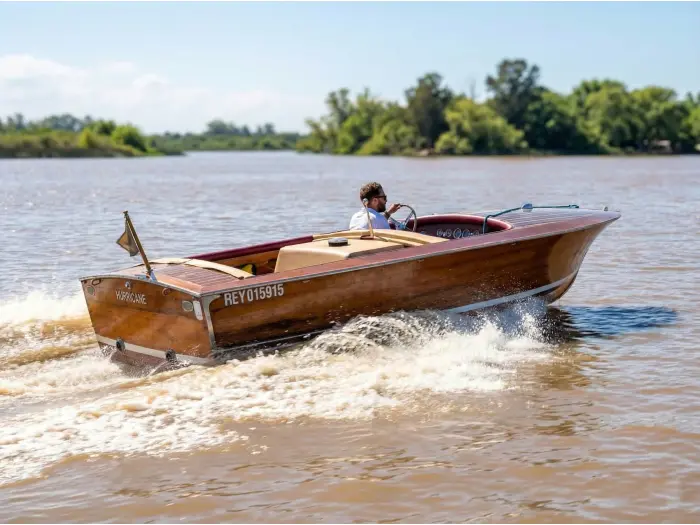 Lancha Clasica de madera Schneider con Ford V8 Fase 2