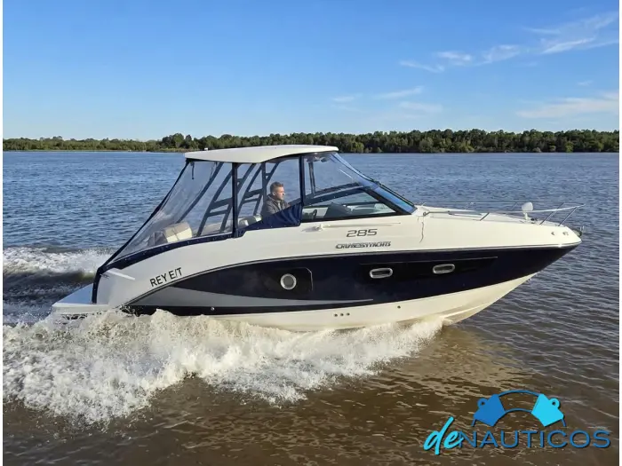 SportCruiser Canestrari 285 con Mercruiser V8 350 Hp y Pata Bravo Three