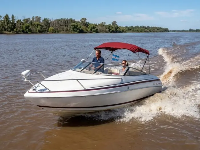 Lancha Chris Craft Concept 21 Cuddy con Volvo Penta V8 5.0 Gi 270 Hp