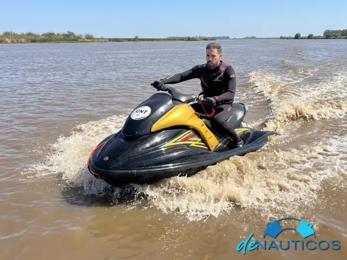 Moto de agua Yamaha Gp1300 R 