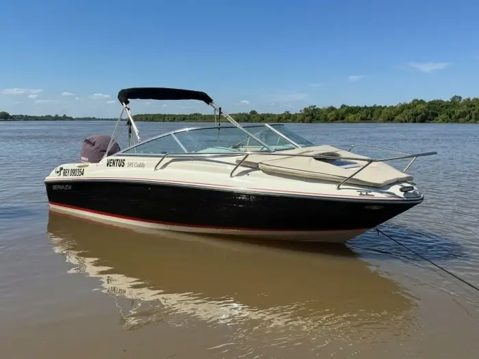 Lancha Bermuda 595 Cuddy   Yamaha 200hp 4 tiempos VCT